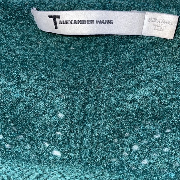 Used, in good condition Green Knitted Sweater. Size XS. - Picture 2 of 2